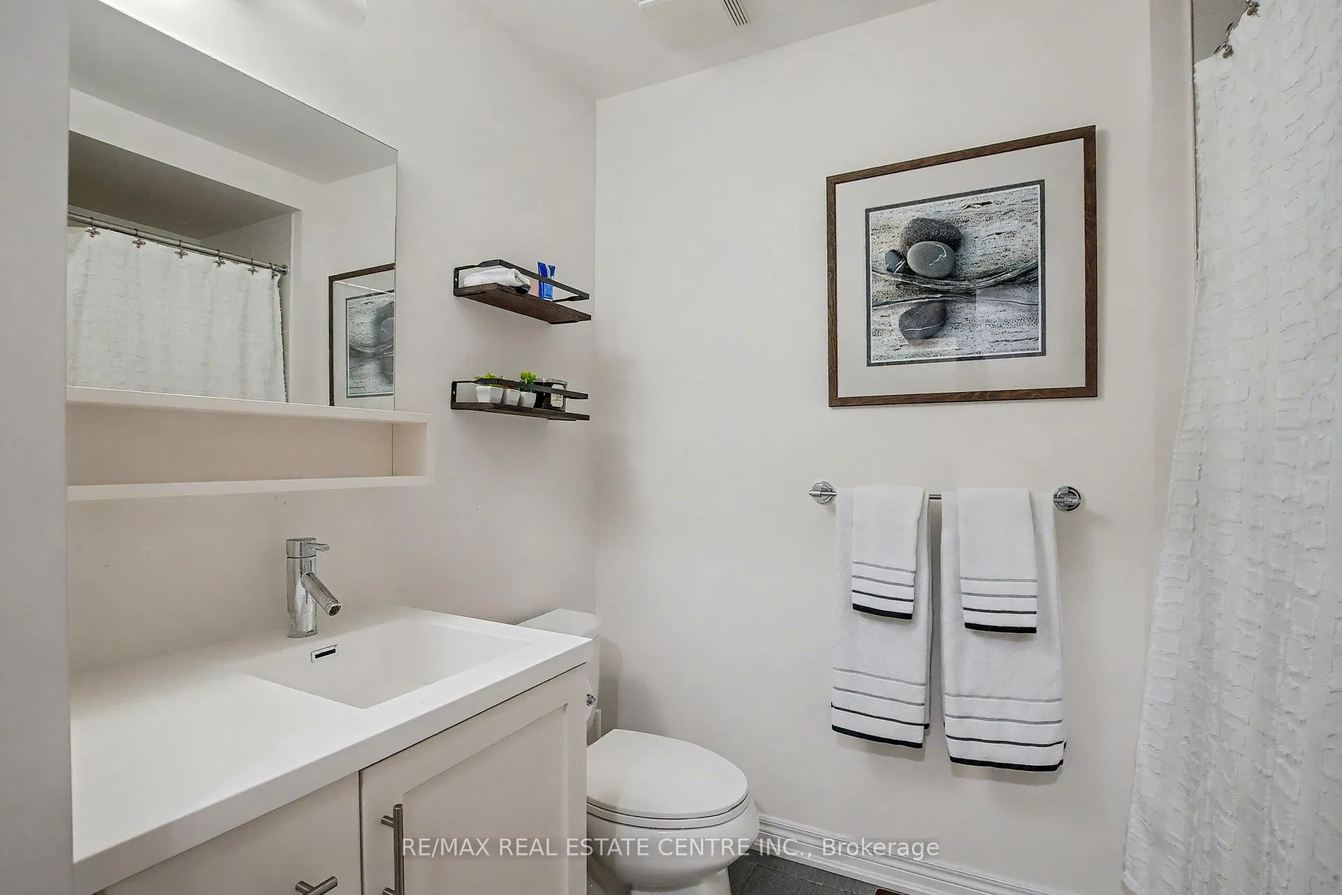 Photo 24 of Unit 4, 215 Dundas Street E, Hamilton, Waterdown — HOMEH