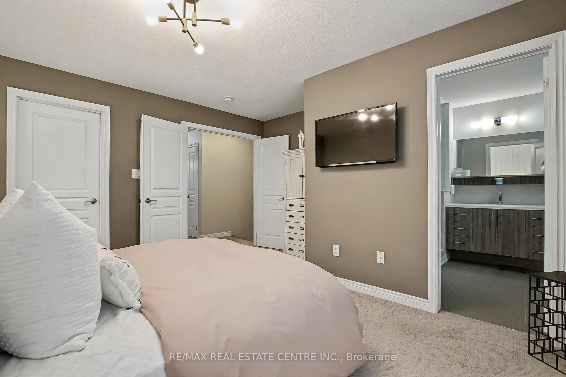 Photo 27 of Unit 4, 215 Dundas Street E, Hamilton, Waterdown — HOMEH