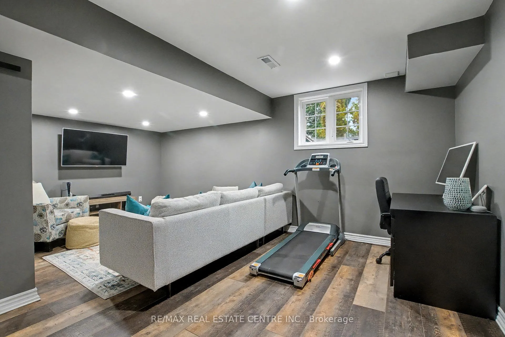 Photo 33 of Unit 4, 215 Dundas Street E, Hamilton, Waterdown — HOMEH