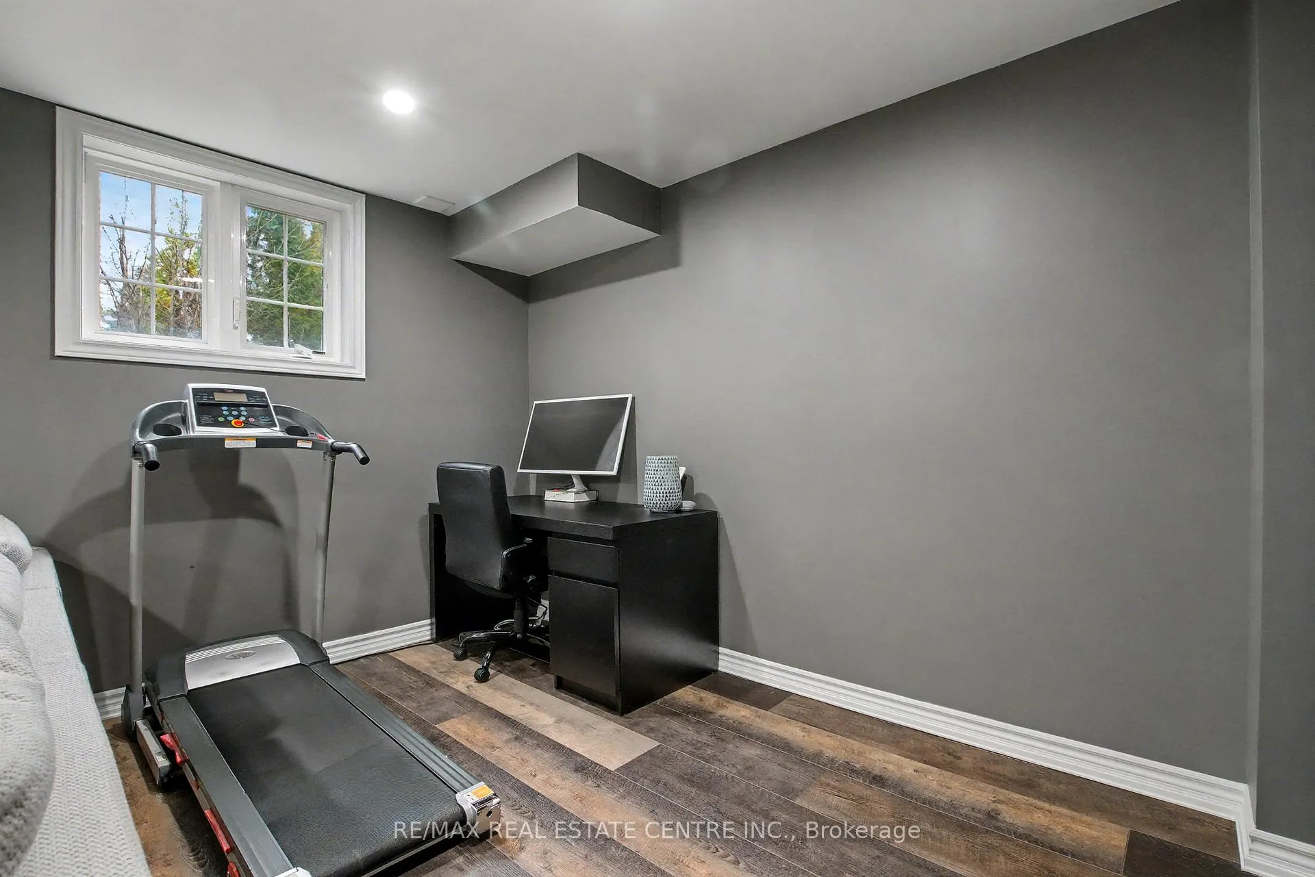 Photo 34 of Unit 4, 215 Dundas Street E, Hamilton, Waterdown — HOMEH