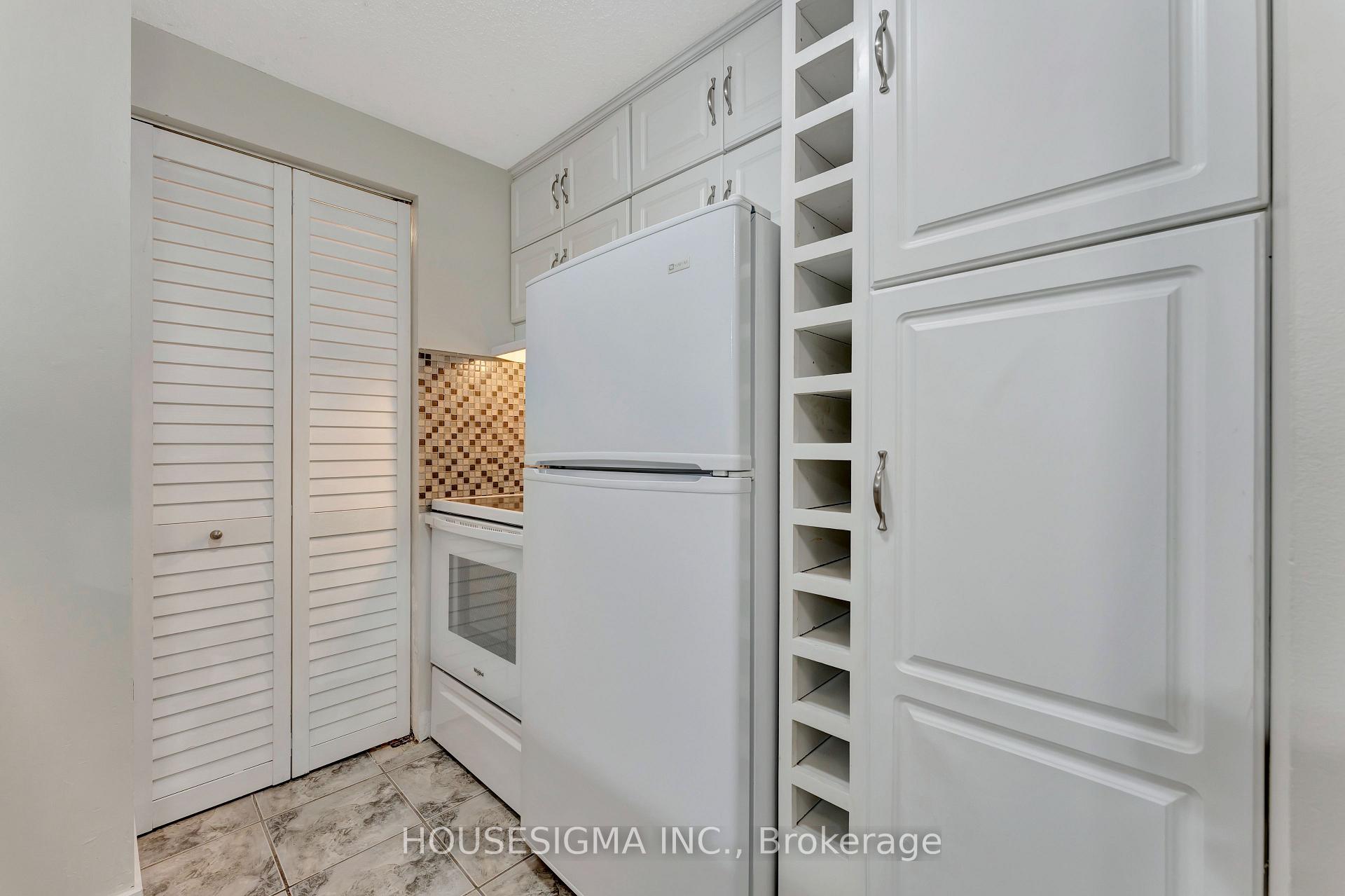 Photo 6 of Unit 206, 30 Bridge Street W, Kitchener — HOMEH