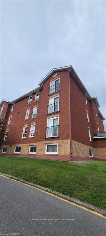 Front of Unit 404, 550 Talbot Place