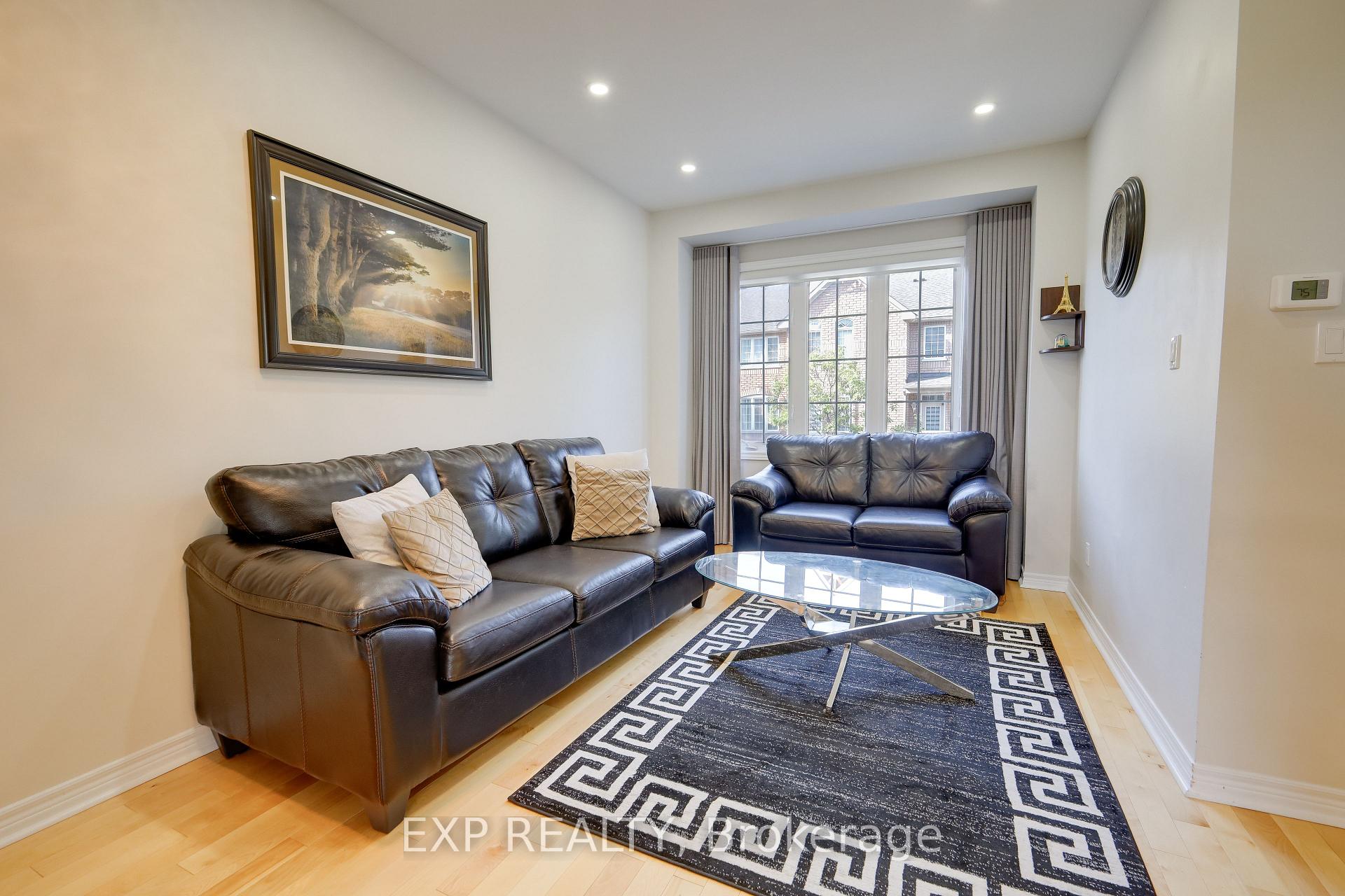 Photo 2 of 29 Annable Lane, Ajax, South East — HOMEH