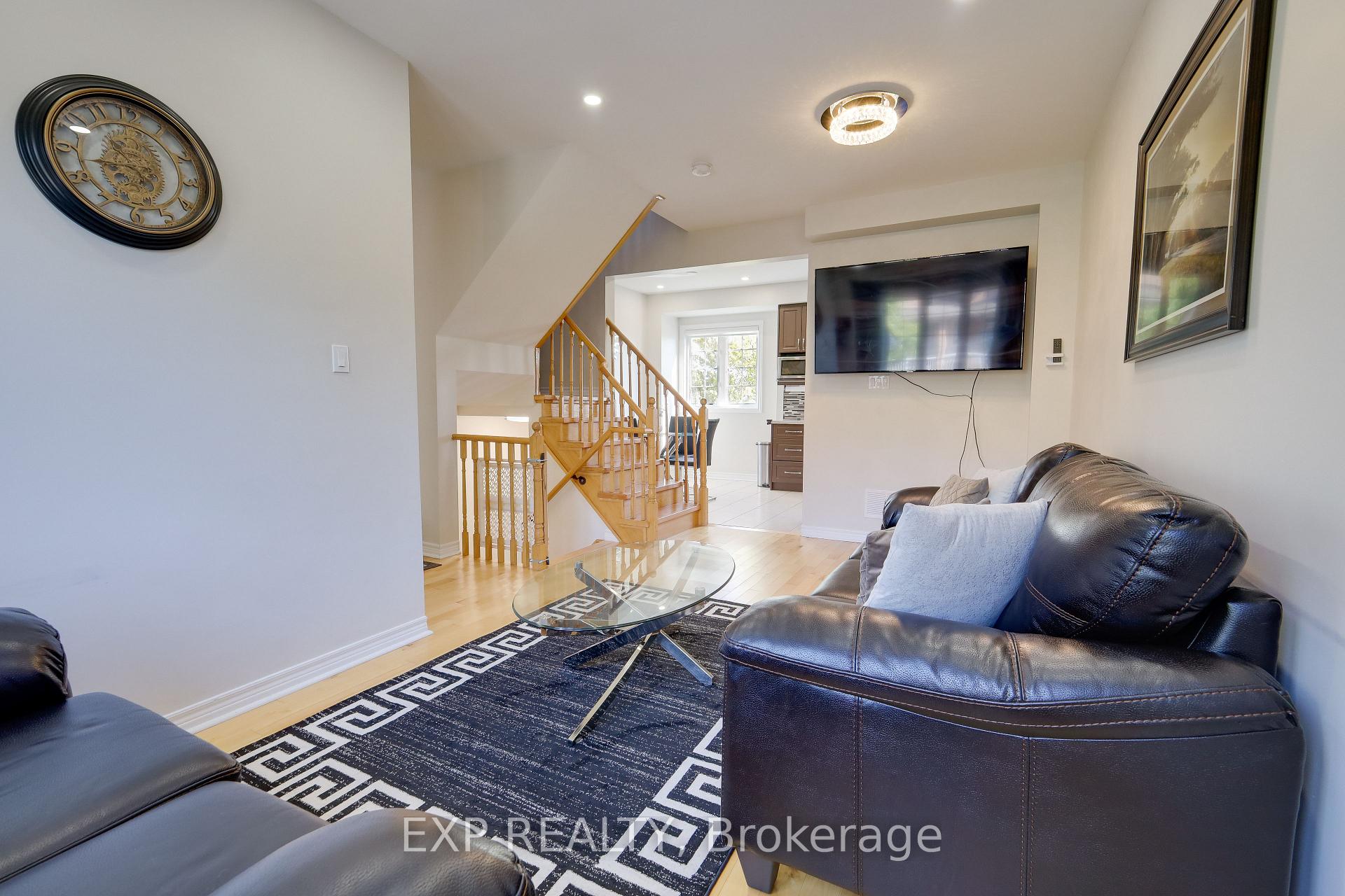 Photo 3 of 29 Annable Lane, Ajax, South East — HOMEH