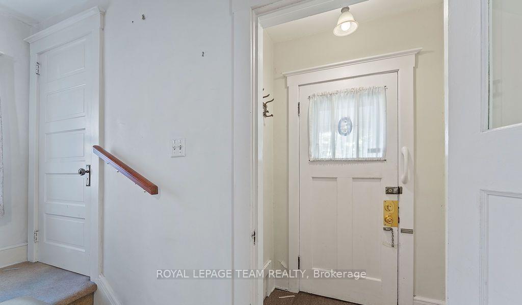 Photo 3 of 472 Edison Avenue, Ottawa, McKellar/Highland — HOMEH