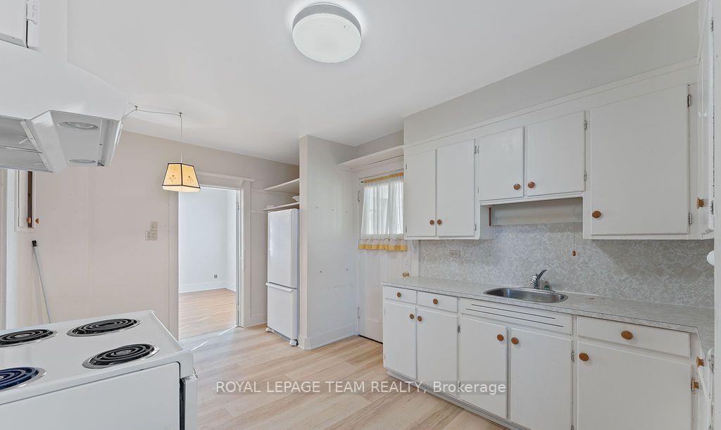 Photo 9 of 472 Edison Avenue, Ottawa, McKellar/Highland — HOMEH