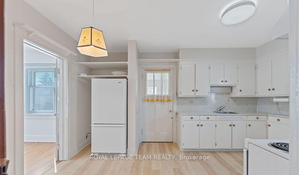 Photo 11 of 472 Edison Avenue, Ottawa, McKellar/Highland — HOMEH