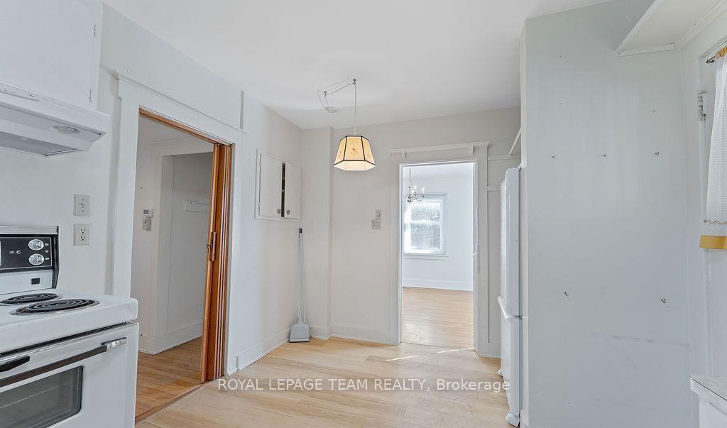 Photo 10 of 472 Edison Avenue, Ottawa, McKellar/Highland — HOMEH
