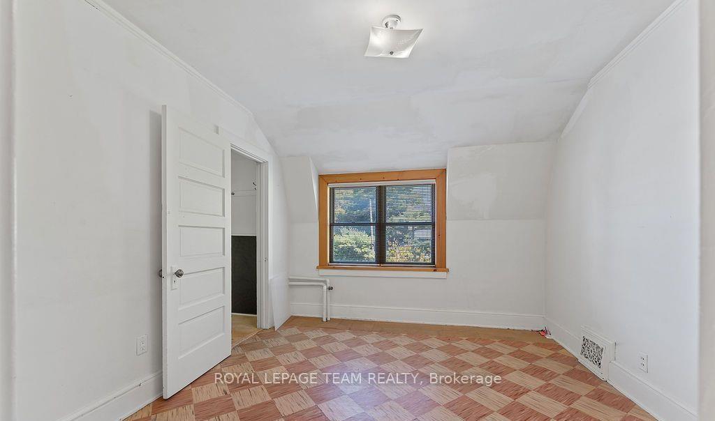 Photo 12 of 472 Edison Avenue, Ottawa, McKellar/Highland — HOMEH