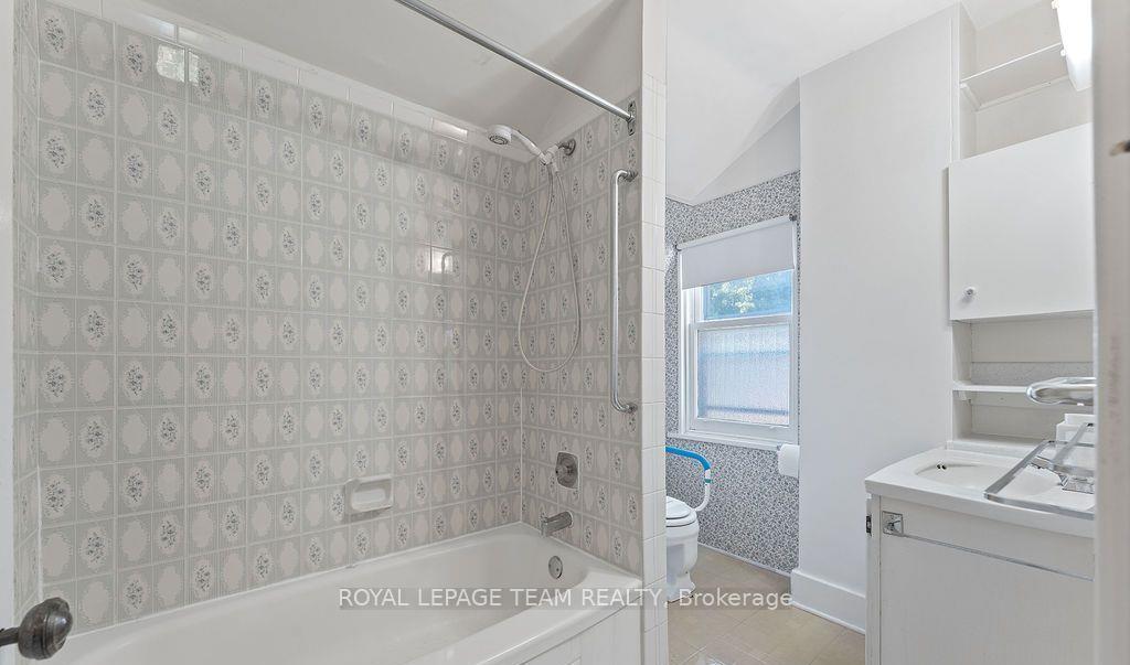 Photo 16 of 472 Edison Avenue, Ottawa, McKellar/Highland — HOMEH
