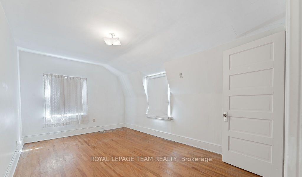 Photo 15 of 472 Edison Avenue, Ottawa, McKellar/Highland — HOMEH