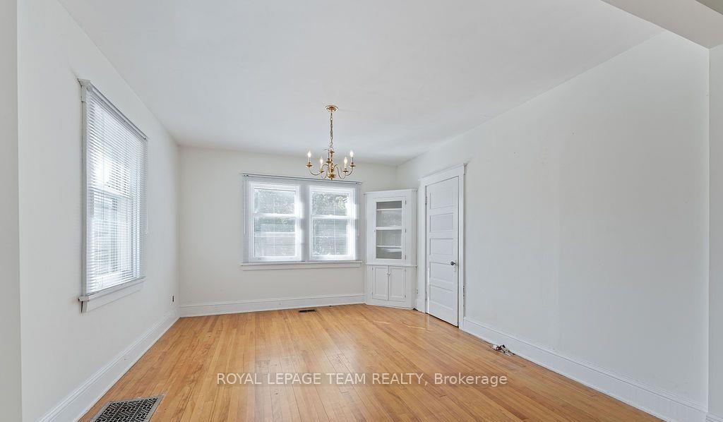 Photo 19 of 472 Edison Avenue, Ottawa, McKellar/Highland — HOMEH