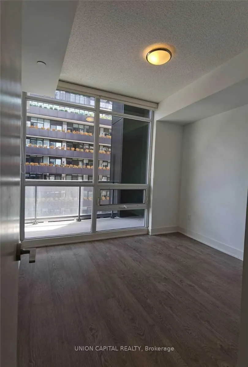 Photo 8 of Unit 504, 30 Roehampton Avenue, Toronto, Mount Pleasant West — HOMEH