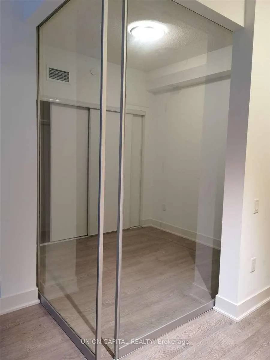 Photo 11 of Unit 504, 30 Roehampton Avenue, Toronto, Mount Pleasant West — HOMEH