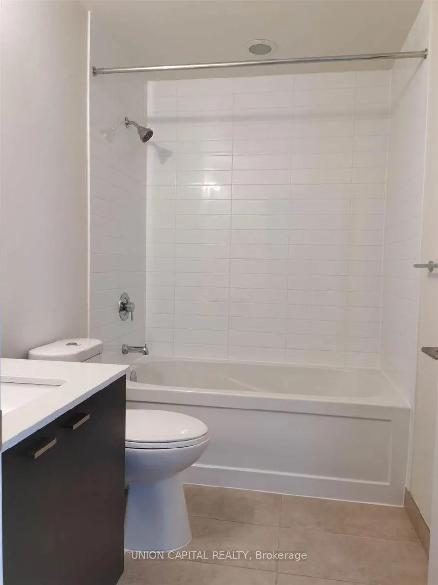 Photo 12 of Unit 504, 30 Roehampton Avenue, Toronto, Mount Pleasant West — HOMEH