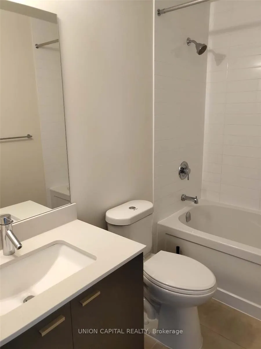 Photo 13 of Unit 504, 30 Roehampton Avenue, Toronto, Mount Pleasant West — HOMEH