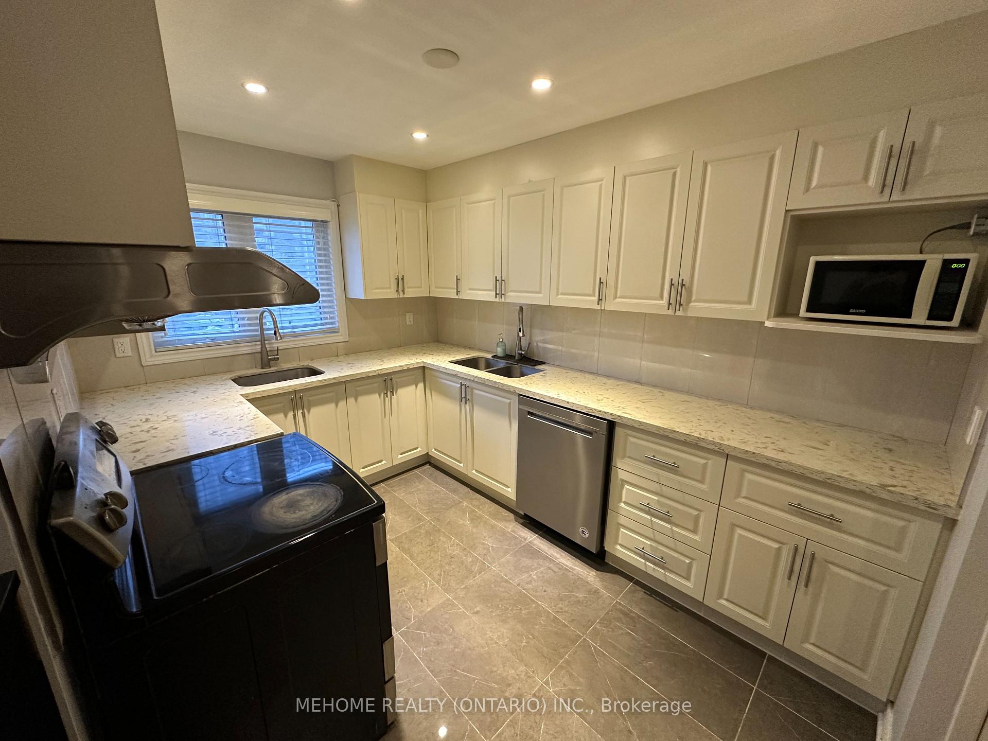 Photo 2 of Unit 256, 160 Palmdale Drive, Scarborough, Tam O'Shanter-Sullivan — HOMEH