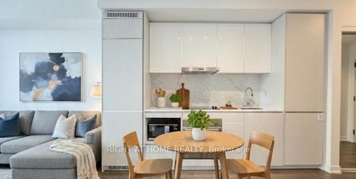 Photo 8 of Unit 811, 8 Interchange Way, Vaughan, Vaughan Corporate Centre — HOMEH