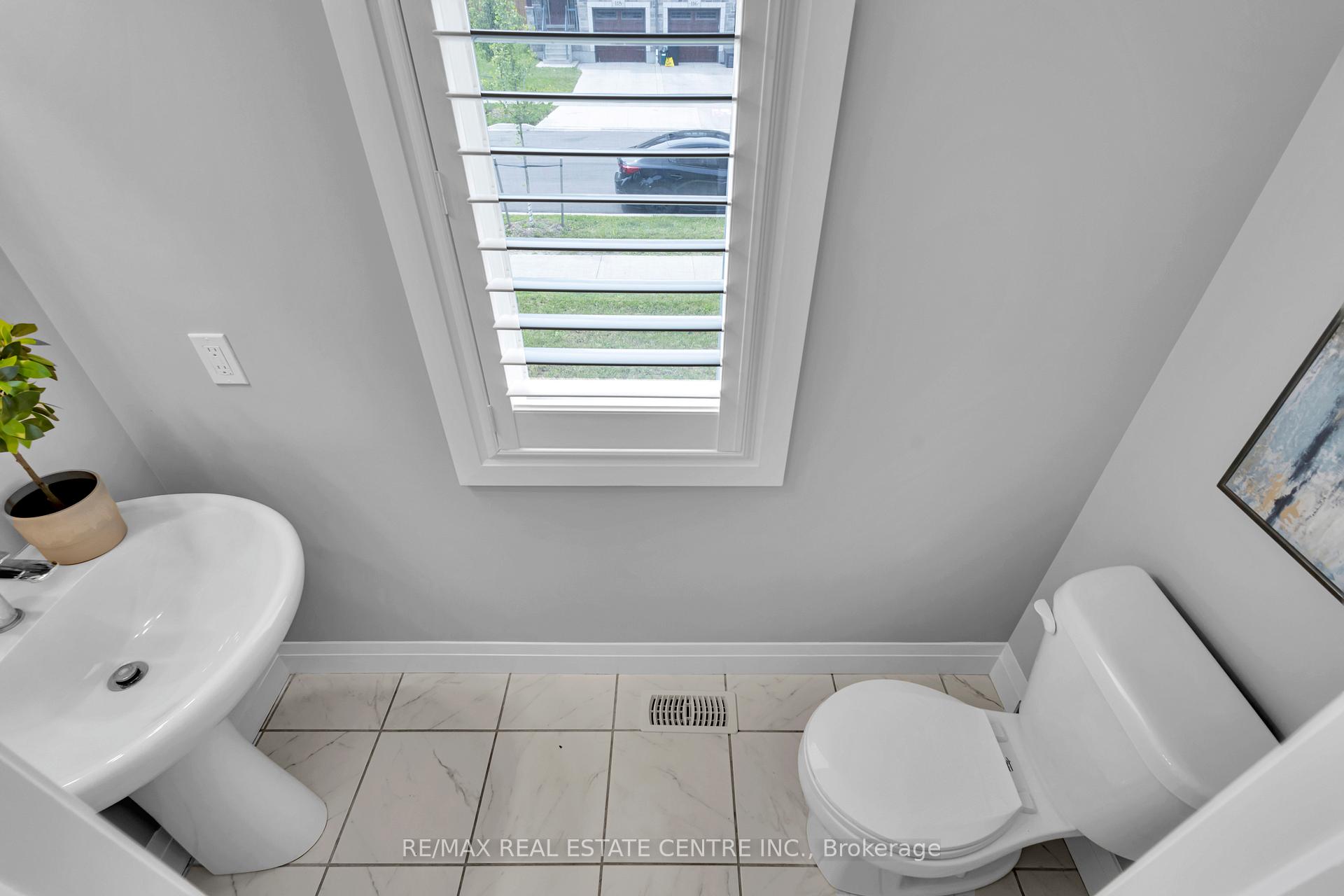 Photo 7 of 121 Hollybrook Trail, Kitchener, Doon South — HOMEH