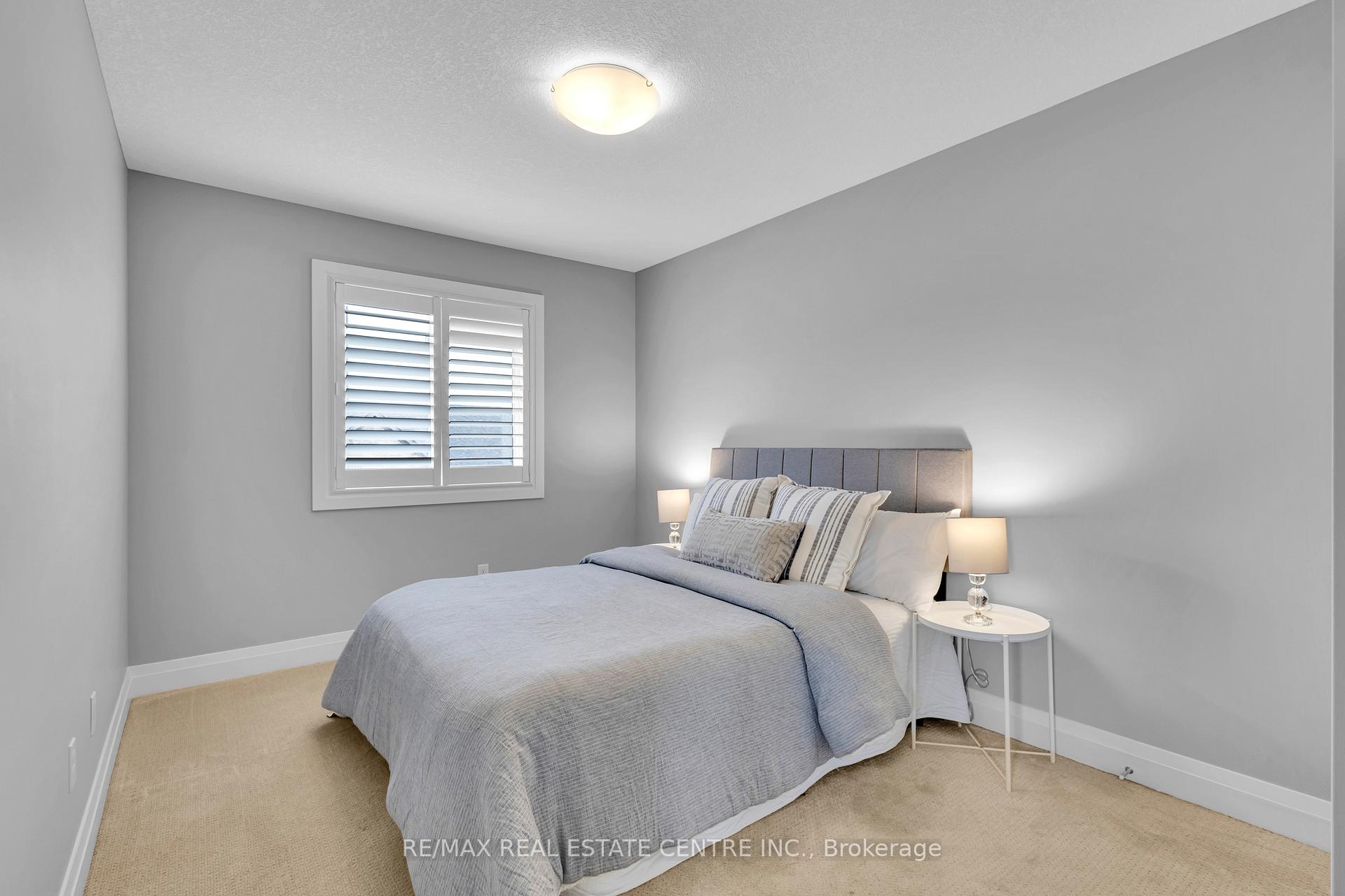 Photo 36 of 121 Hollybrook Trail, Kitchener, Doon South — HOMEH