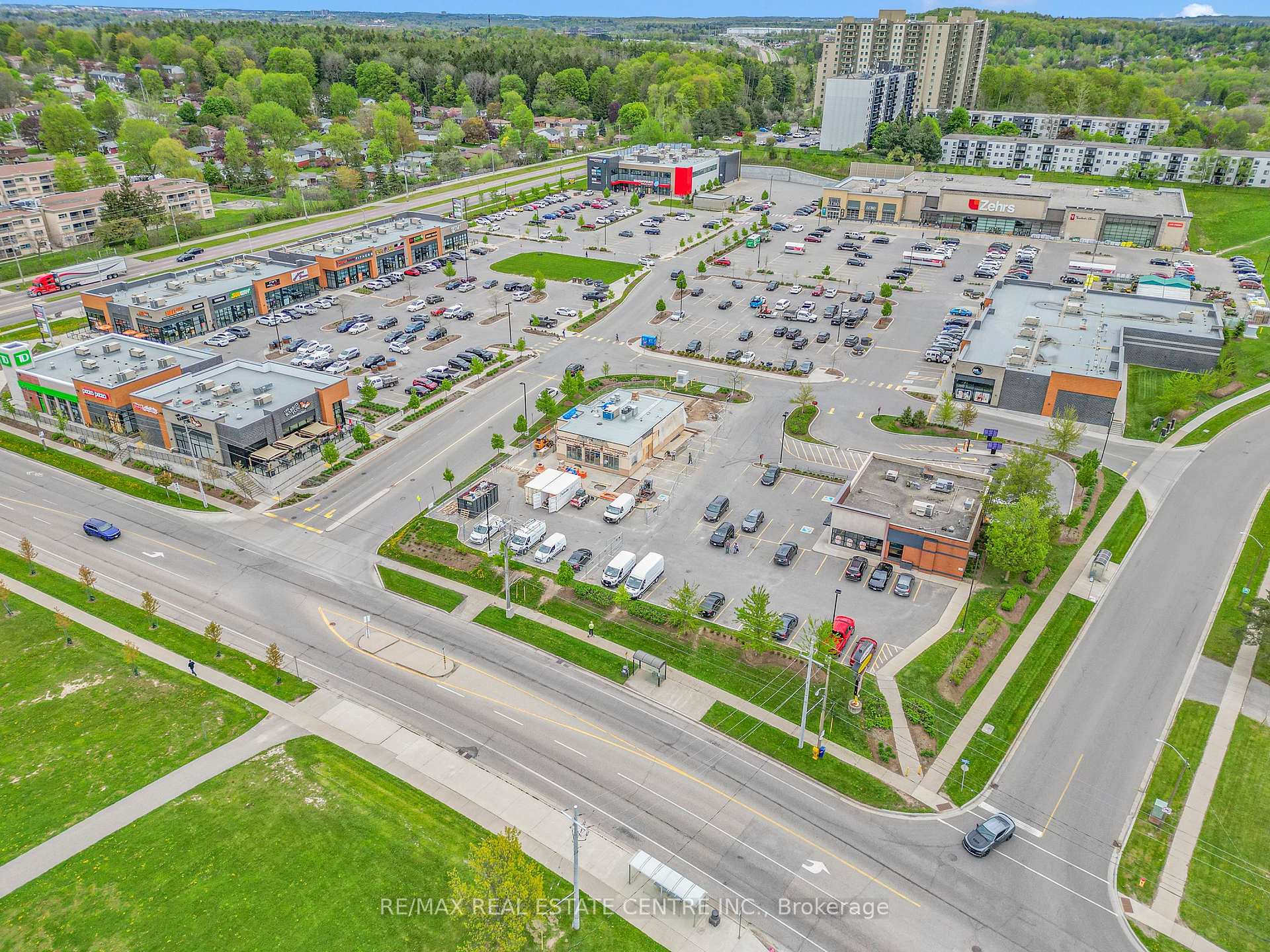 Photo 41 of 121 Hollybrook Trail, Kitchener, Doon South — HOMEH
