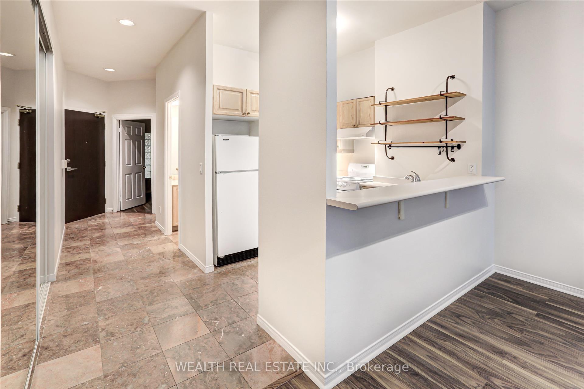 Photo 4 of Unit 1612, 7 King Street E, Toronto, Church-Yonge Corridor — HOMEH