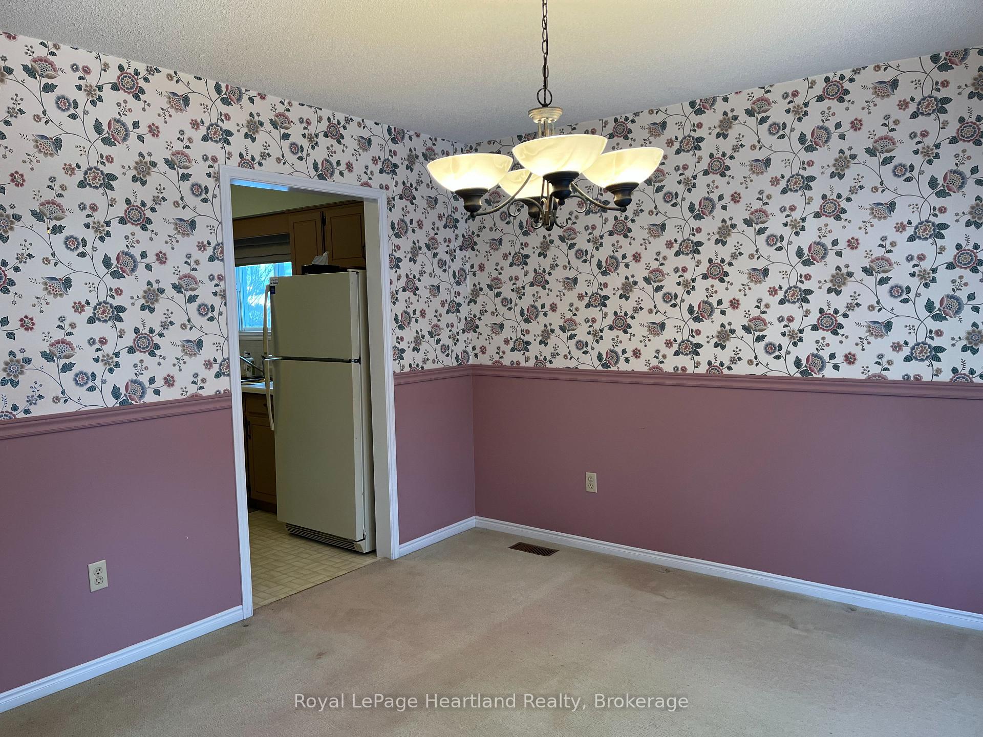 Photo 2 of 39 Lee Crescent, Goderich, Goderich (Town) — HOMEH