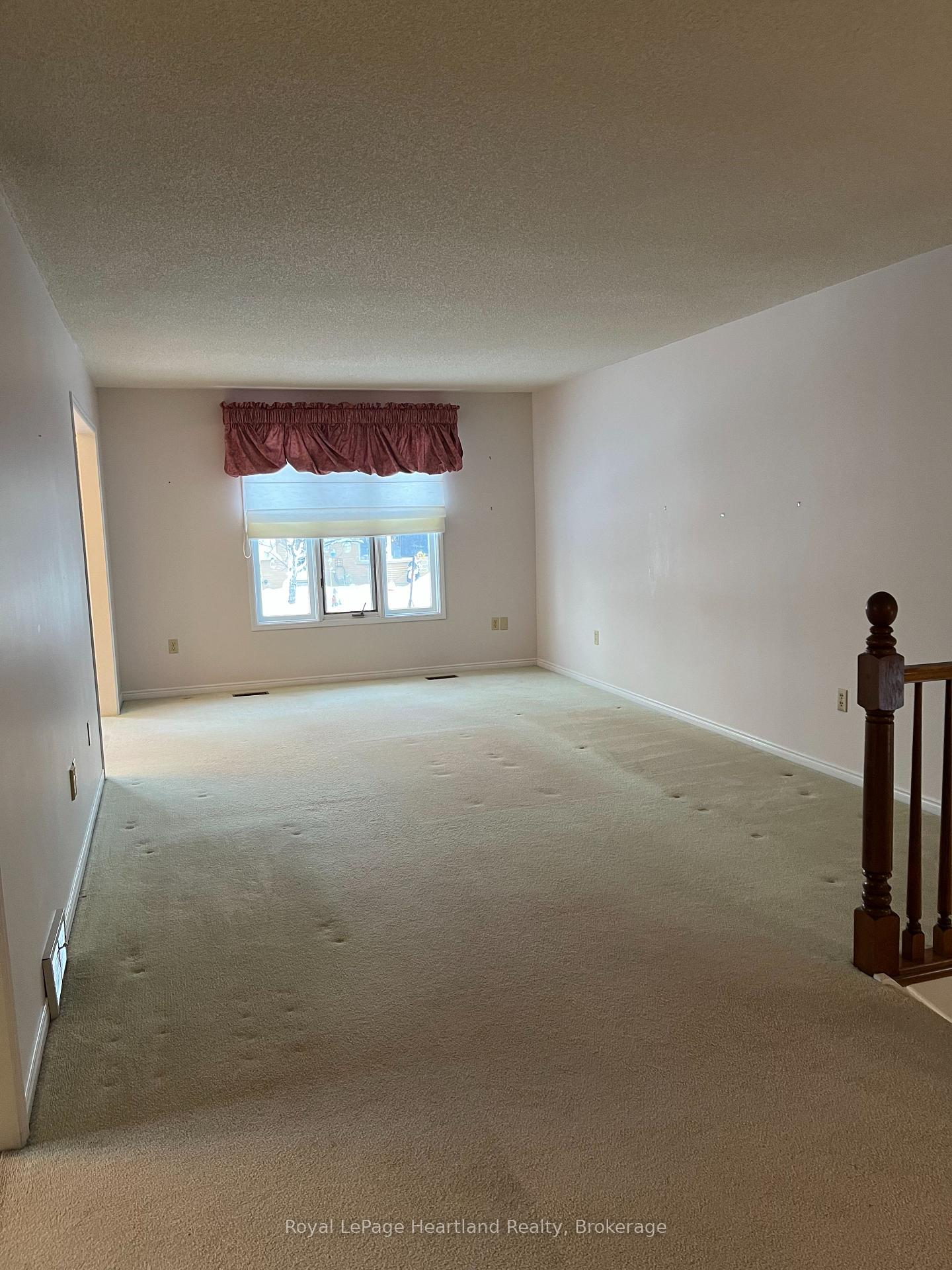 Photo 6 of 39 Lee Crescent, Goderich, Goderich (Town) — HOMEH