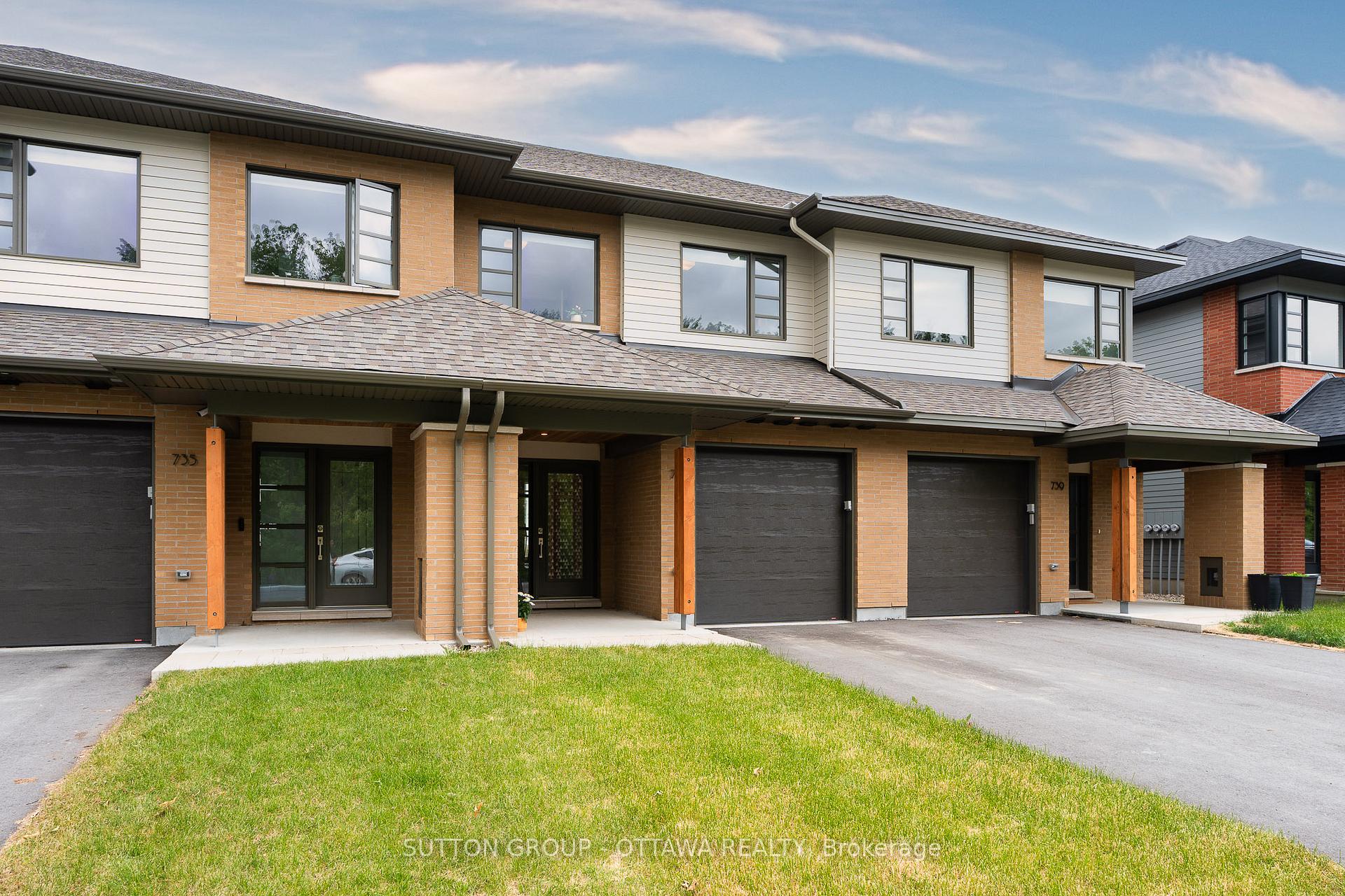 Front of 737 Acai Way