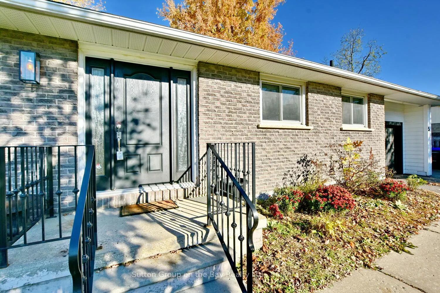 Photo 5 of 5 Brock Crescent, Collingwood — HOMEH