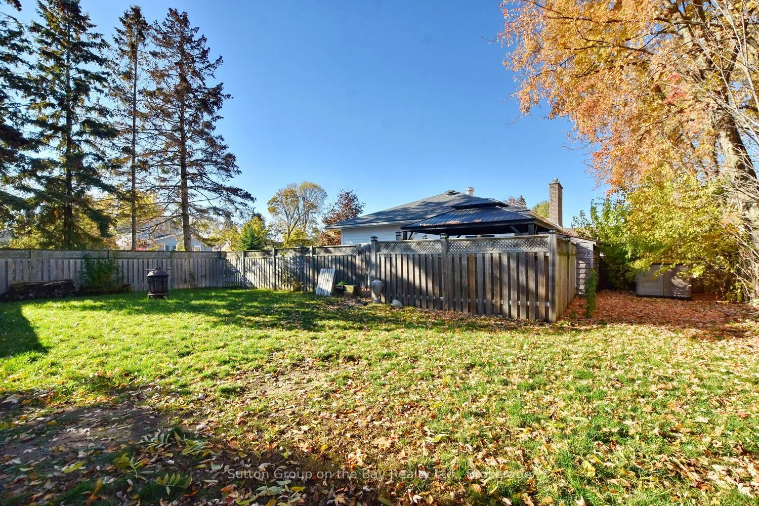 Photo 8 of 5 Brock Crescent, Collingwood — HOMEH