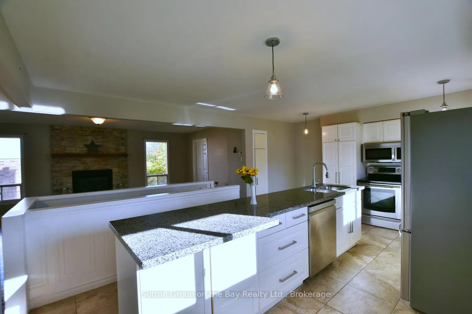 Photo 17 of 5 Brock Crescent, Collingwood — HOMEH