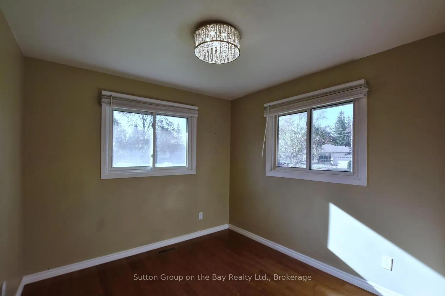 Photo 30 of 5 Brock Crescent, Collingwood — HOMEH