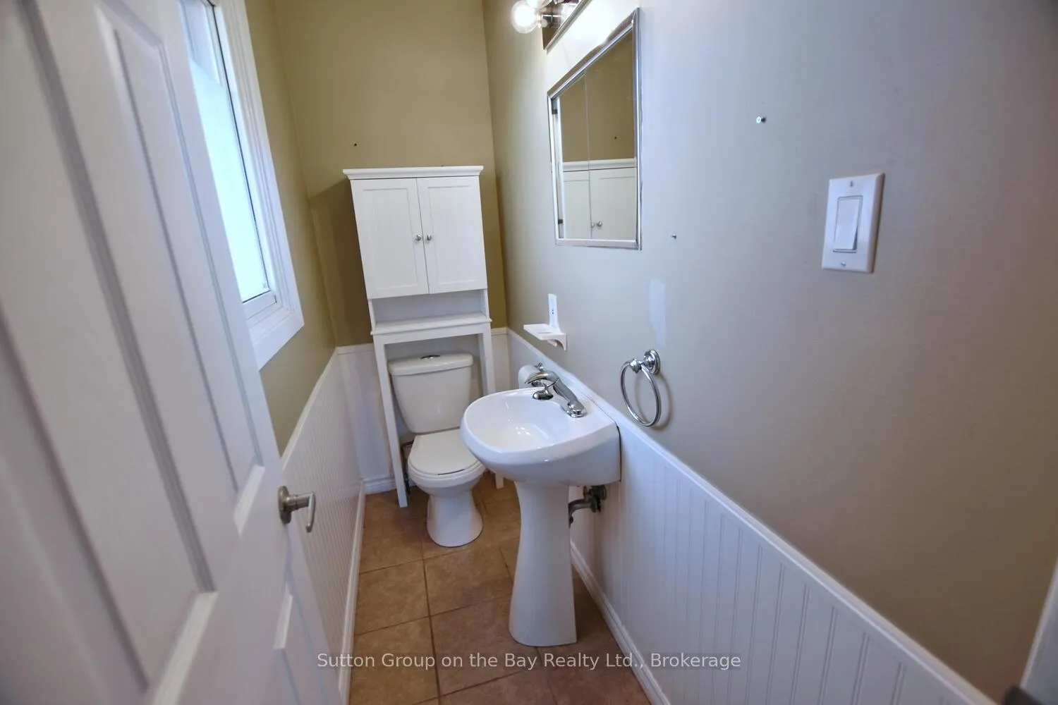 Photo 32 of 5 Brock Crescent, Collingwood — HOMEH