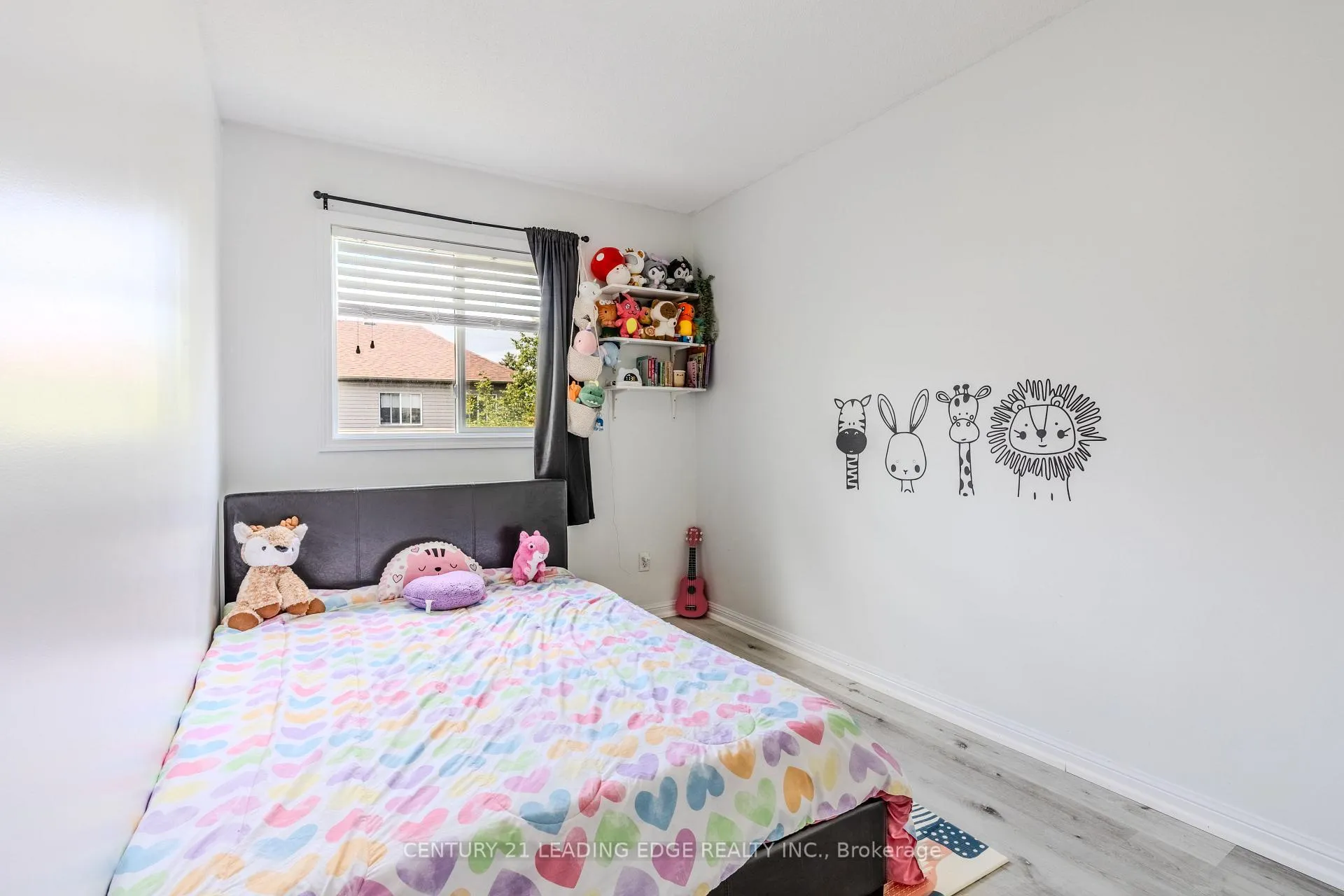Photo 18 of 98 Aspen Park Way, Whitby, Downtown Whitby — HOMEH