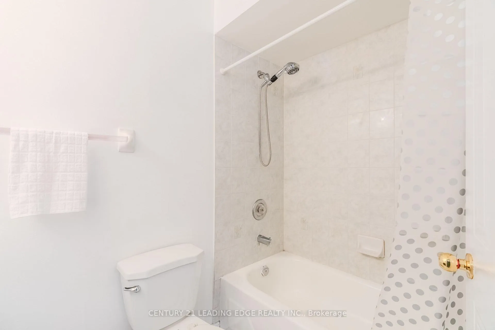 Photo 19 of 98 Aspen Park Way, Whitby, Downtown Whitby — HOMEH