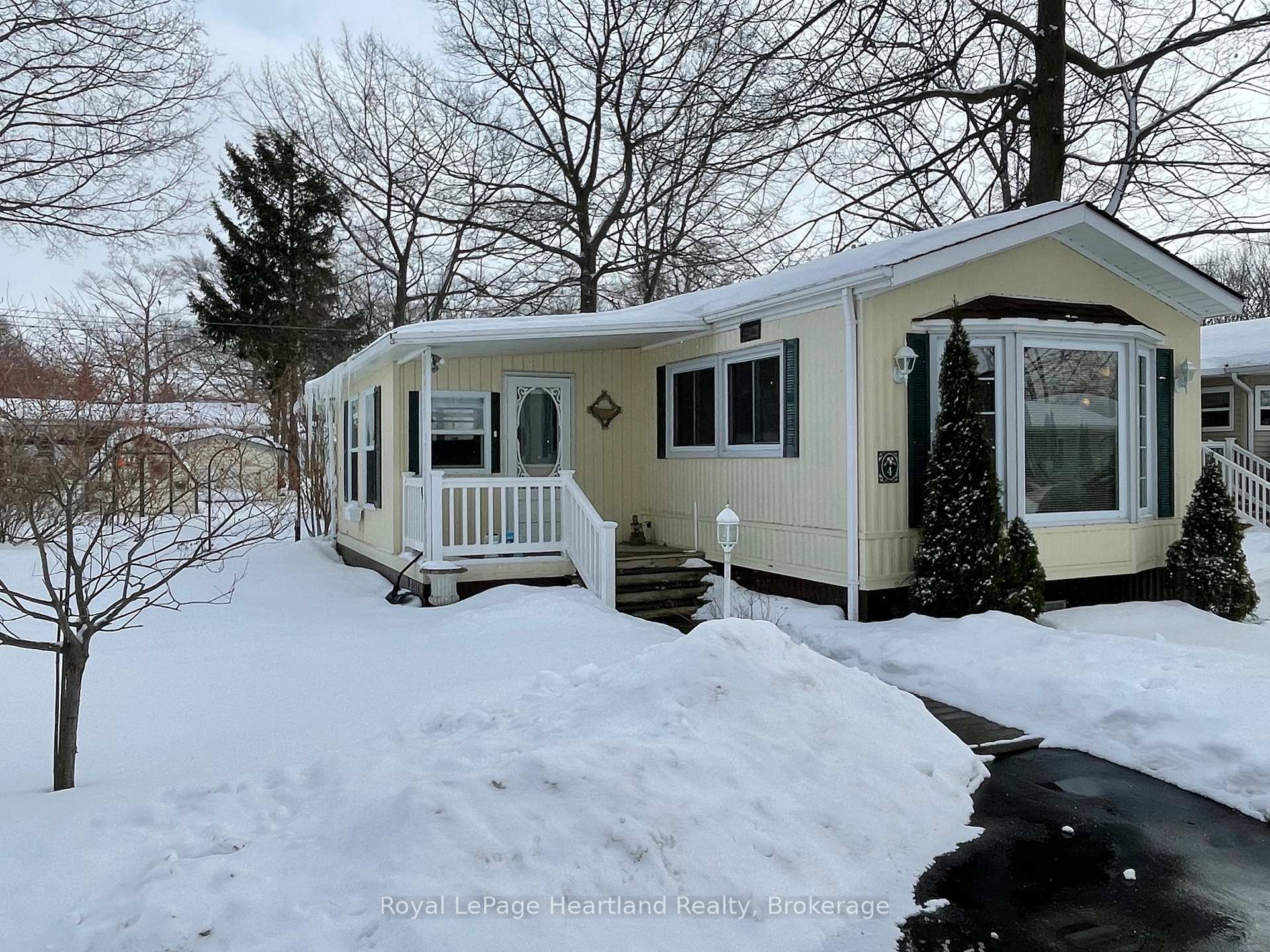 Photo 1 of 4 Huron Lane, Ashfield-Colborne-Wawanosh, Colborne — HOMEH