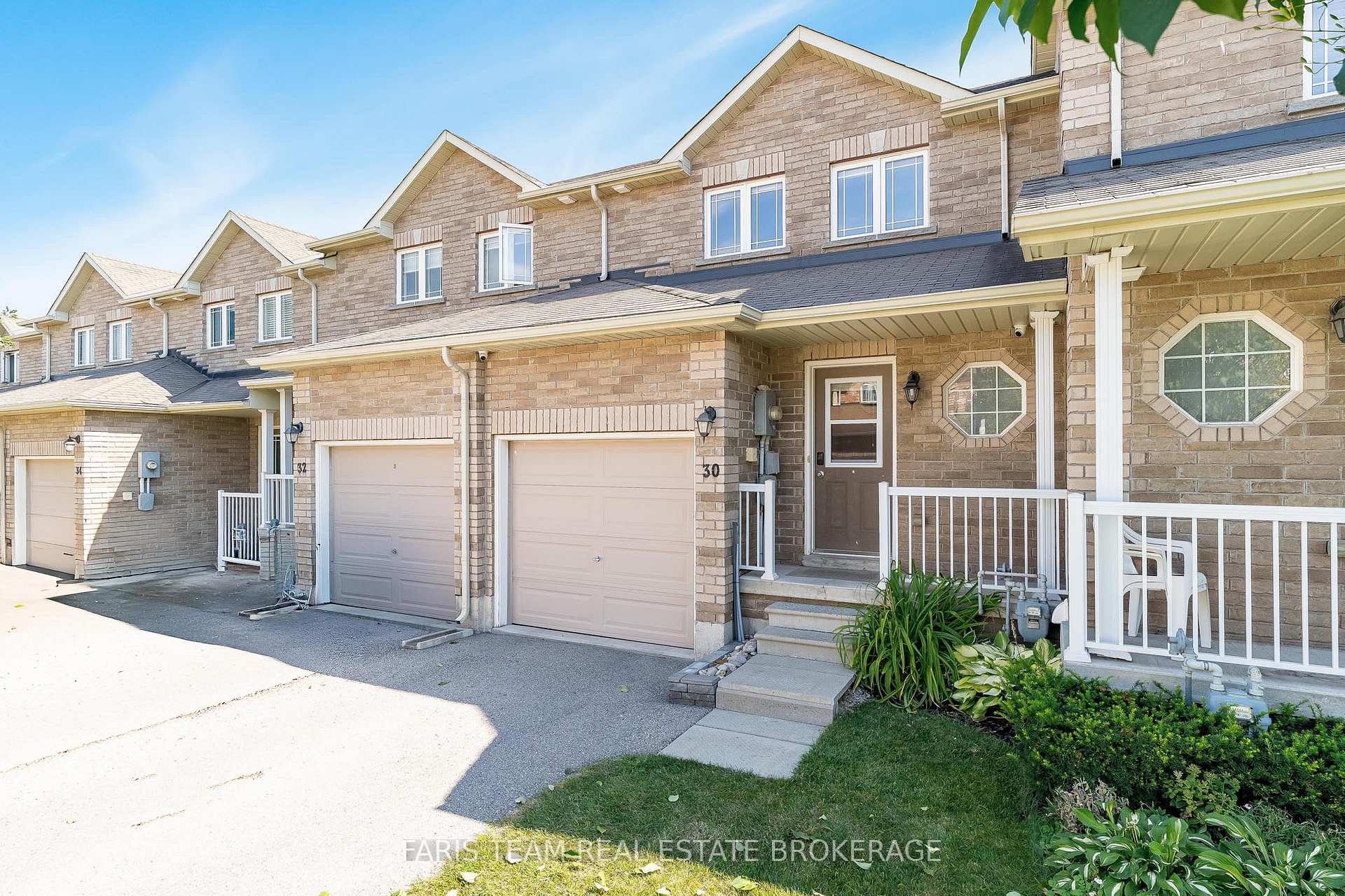 Photo 3 of 30 Southwoods Crescent, Barrie, Holly — HOMEH