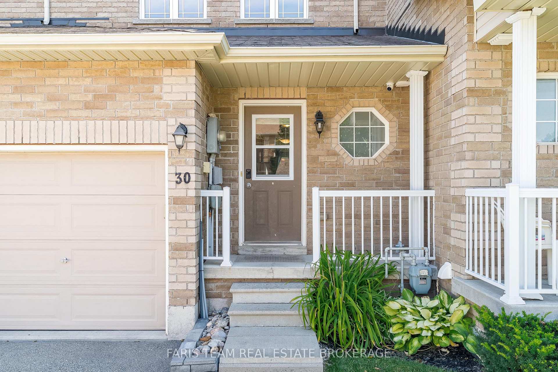Photo 4 of 30 Southwoods Crescent, Barrie, Holly — HOMEH