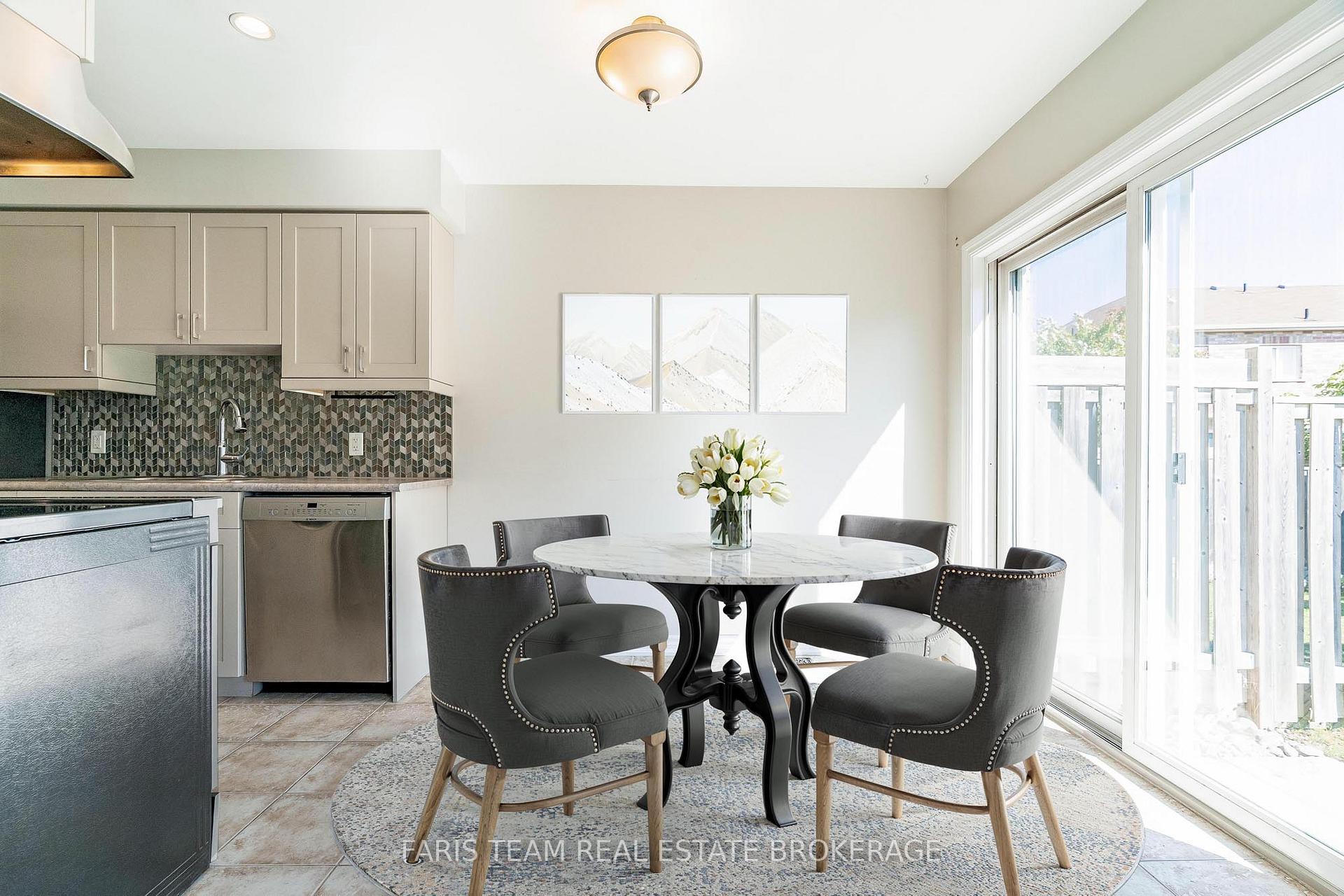 Photo 10 of 30 Southwoods Crescent, Barrie, Holly — HOMEH