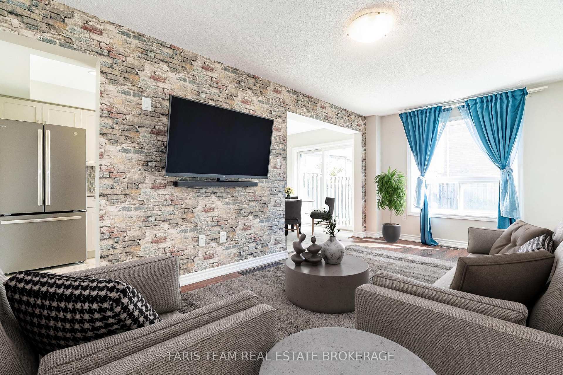 Photo 13 of 30 Southwoods Crescent, Barrie, Holly — HOMEH
