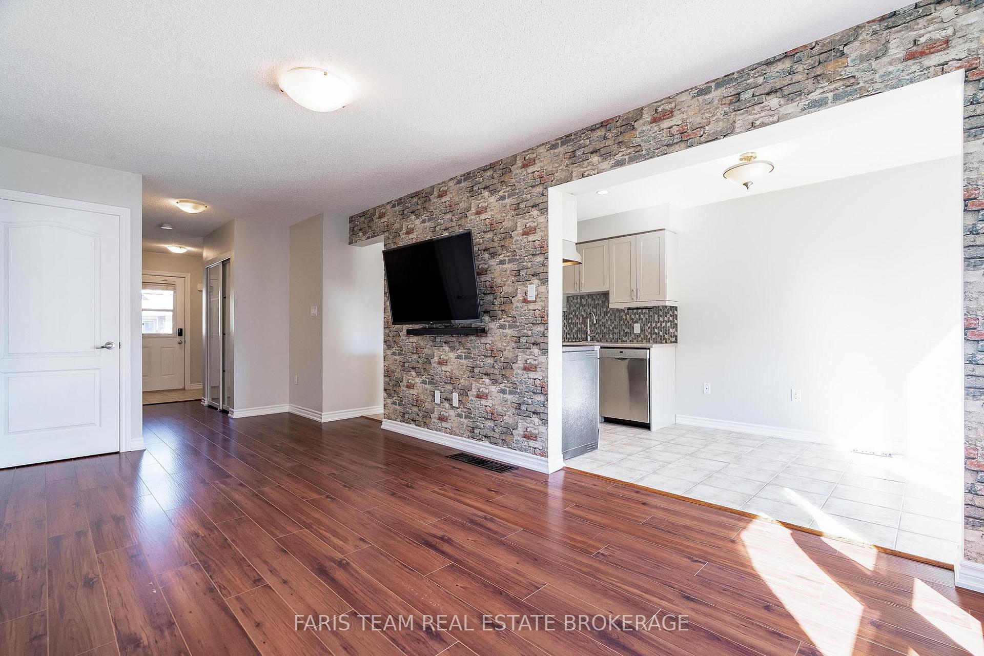 Photo 14 of 30 Southwoods Crescent, Barrie, Holly — HOMEH