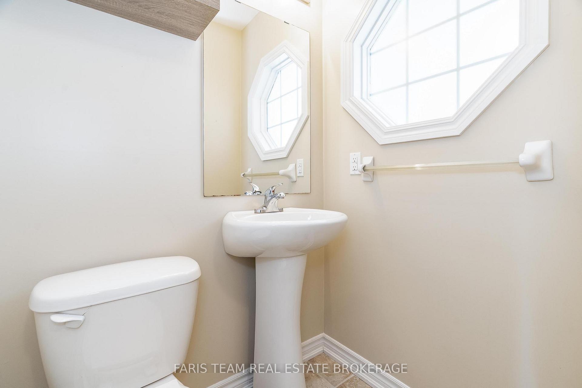 Photo 15 of 30 Southwoods Crescent, Barrie, Holly — HOMEH