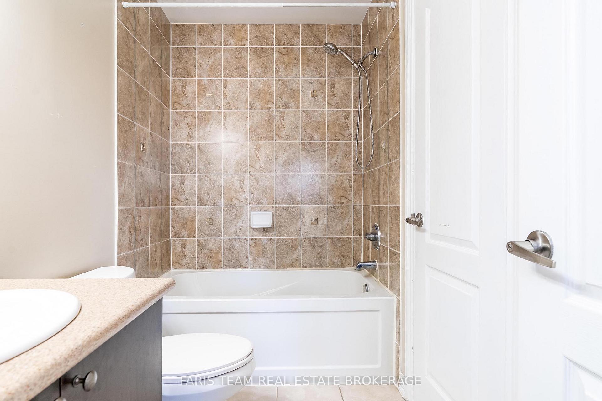 Photo 24 of 30 Southwoods Crescent, Barrie, Holly — HOMEH
