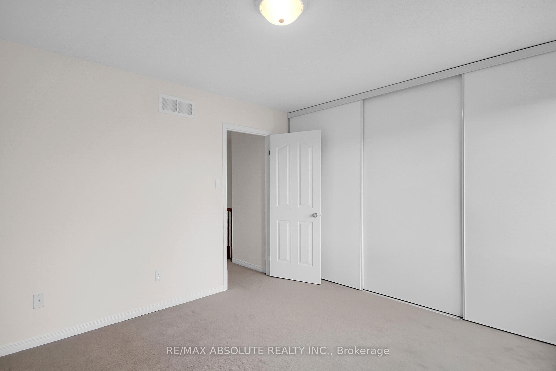Photo 28 of 243 Stroget Private, Ottawa, Merivale Industrial Park/Citiplace — HOMEH