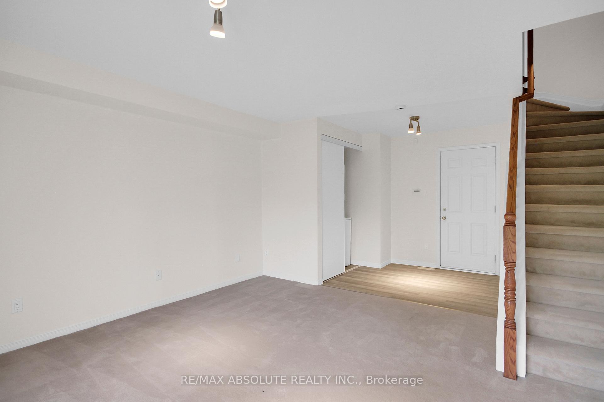 Photo 40 of 243 Stroget Private, Ottawa, Merivale Industrial Park/Citiplace — HOMEH
