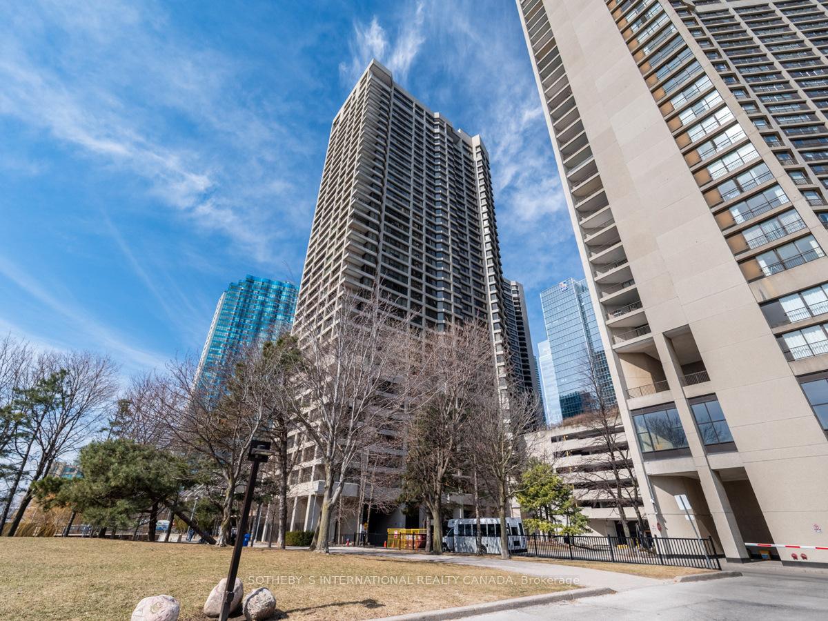 Front of Unit 2204, 65 Harbour Square