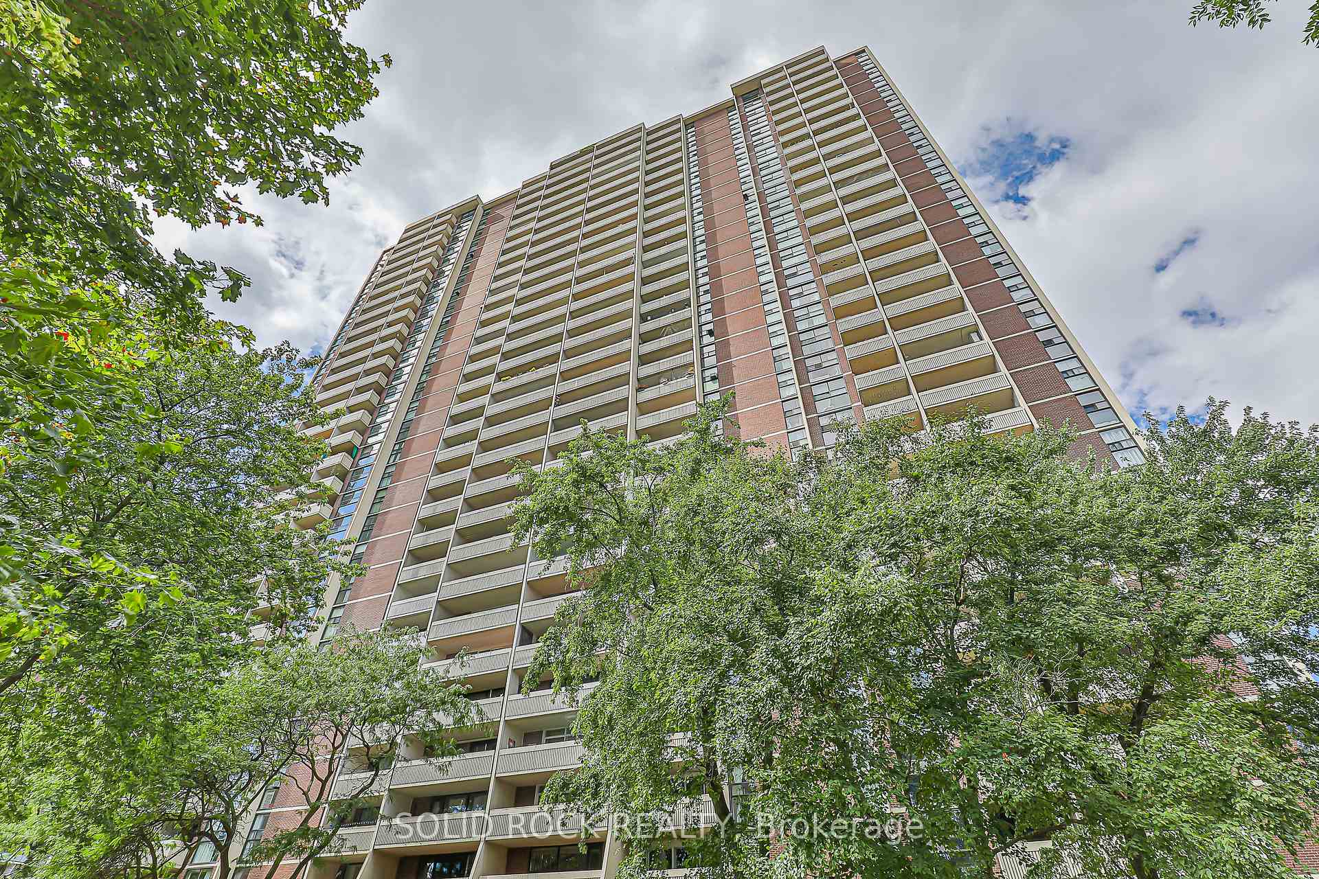 Front of Unit 3111, 40 Homewood Avenue