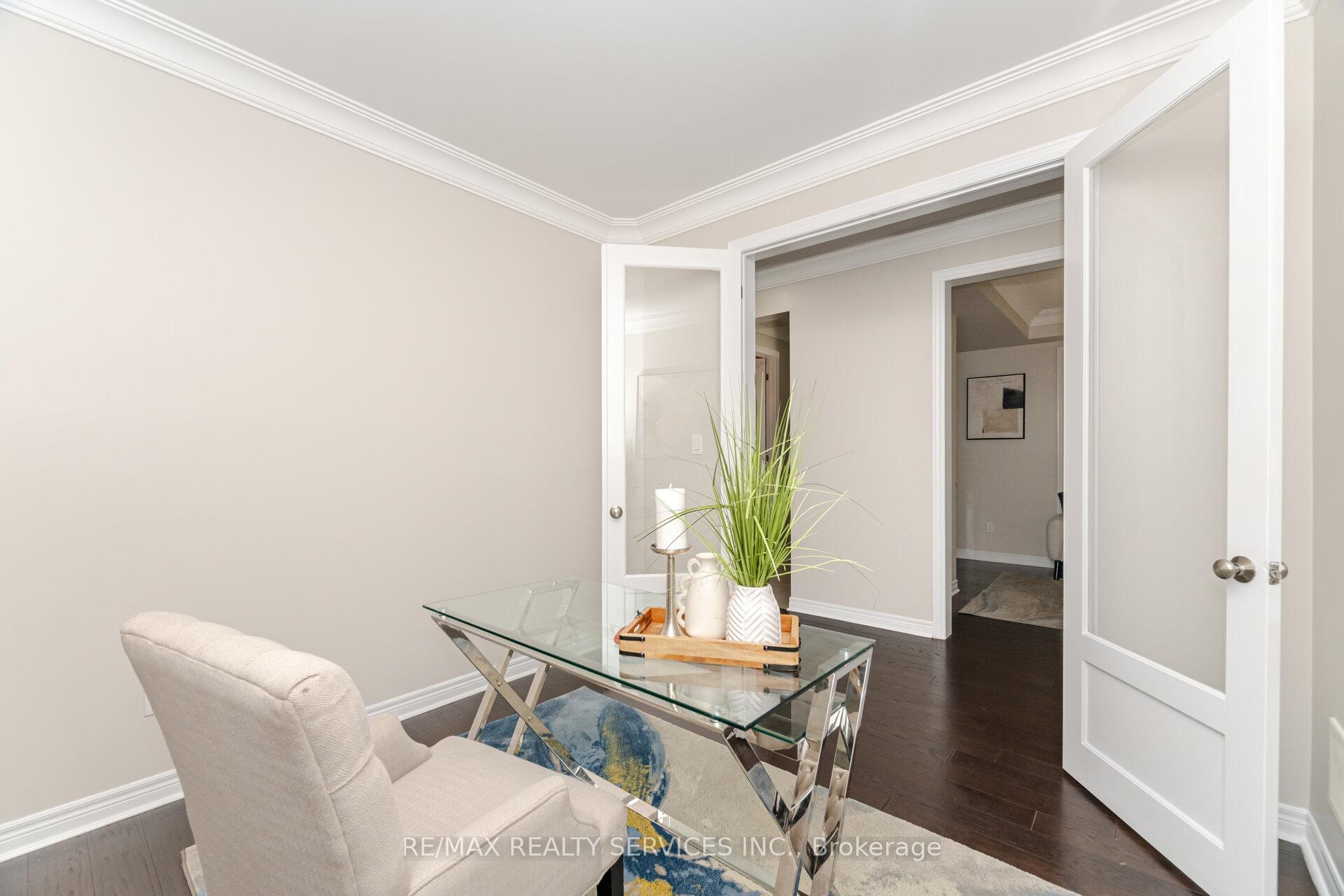 Photo 20 of 30 Oldham Avenue, Brant, Paris — HOMEH