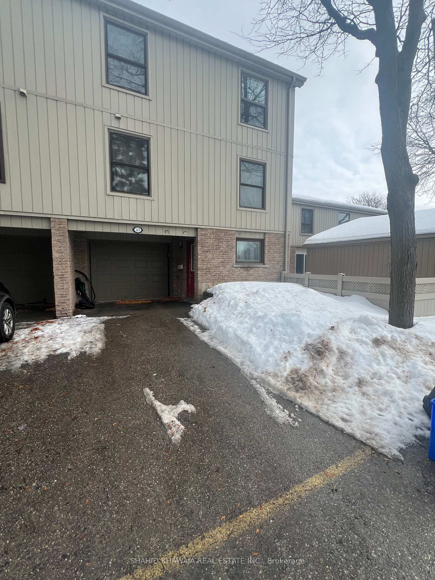 Front of Unit 9, 143 Janefield Ave